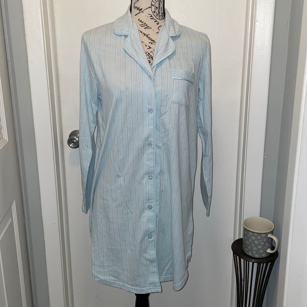 White Orchid lg sleeve button down night shirt with chest pocket SZ S - stripe
